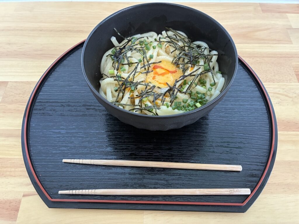 立ち喰いうどん明日市のごま玉うどん